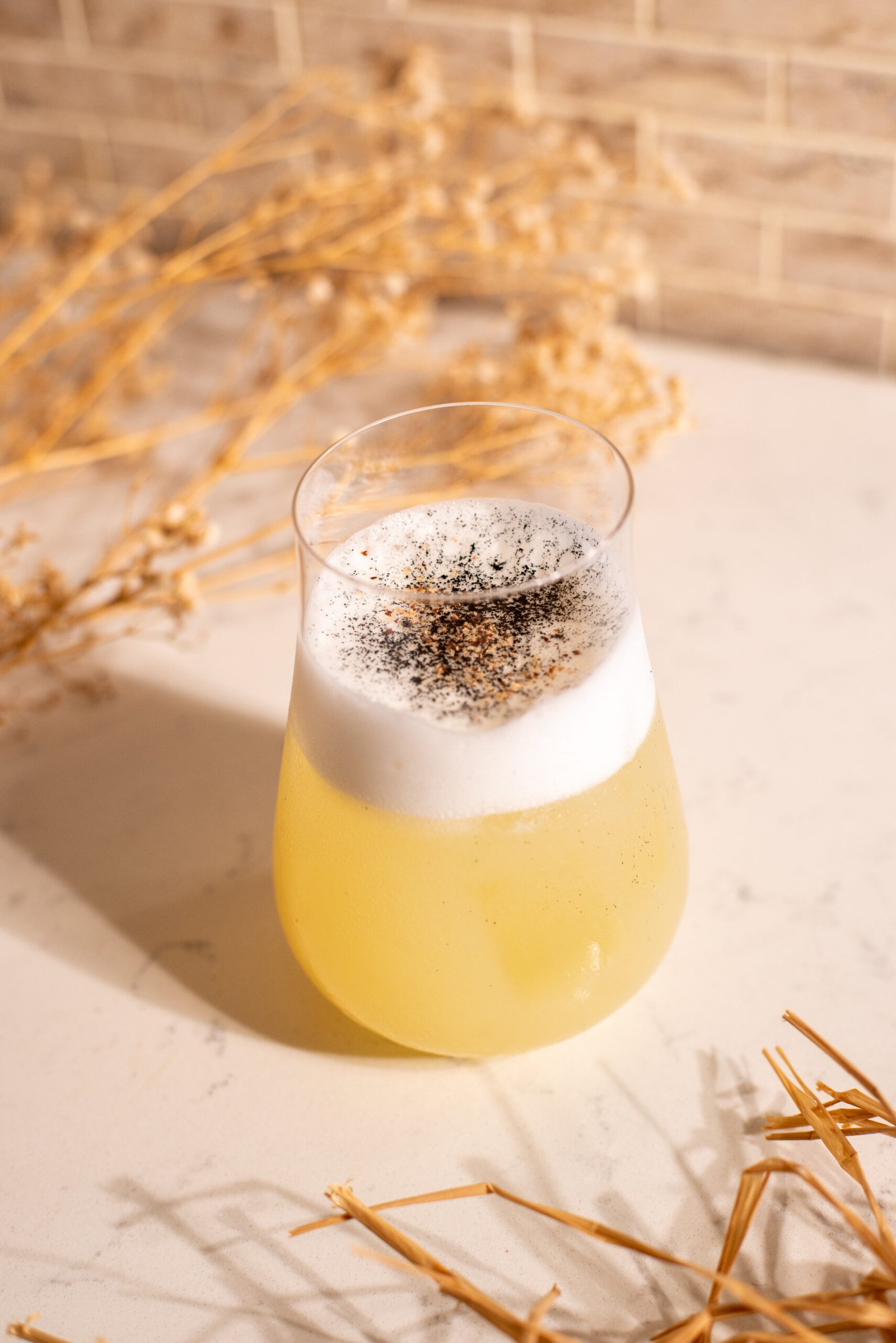 Blanco Tequila / Amaro / Lime / Almond/ Vodka / Bianco Vermouth/Lychee / Lime / Sugar Nutmeg / Egg white / Charcoal Powder