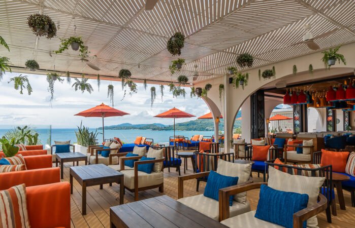 CB Outdoor Seating Copy 800x450x51x0x699x450x1744353231